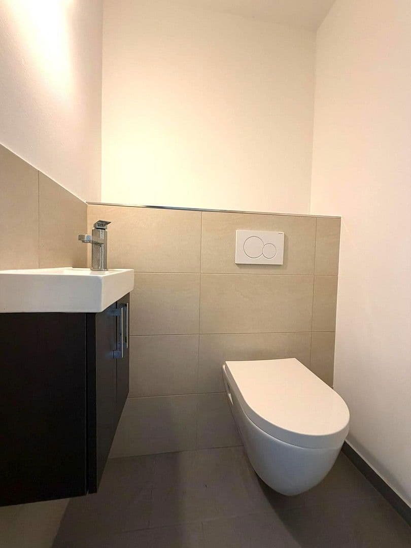 Pronájem bytu 4+1 110 m², Udenborner Str. 4, Wabern, Hessen Pronájem bytu 4+1 110 m², Udenborner Str. 4, Wabern, Hessen