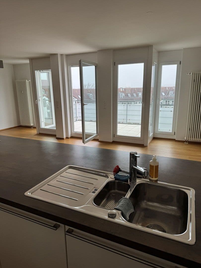 Pronájem bytu 3+1 115 m², Wilhelmstr 3, Freiburg, Bádensko-Württembersko Pronájem bytu 3+1 115 m², Wilhelmstr 3, Freiburg, Bádensko-Württembersko