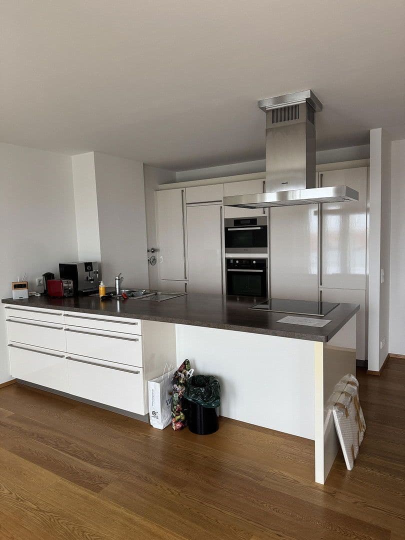 Pronájem bytu 3+1 115 m², Wilhelmstr 3, Freiburg, Bádensko-Württembersko Pronájem bytu 3+1 115 m², Wilhelmstr 3, Freiburg, Bádensko-Württembersko