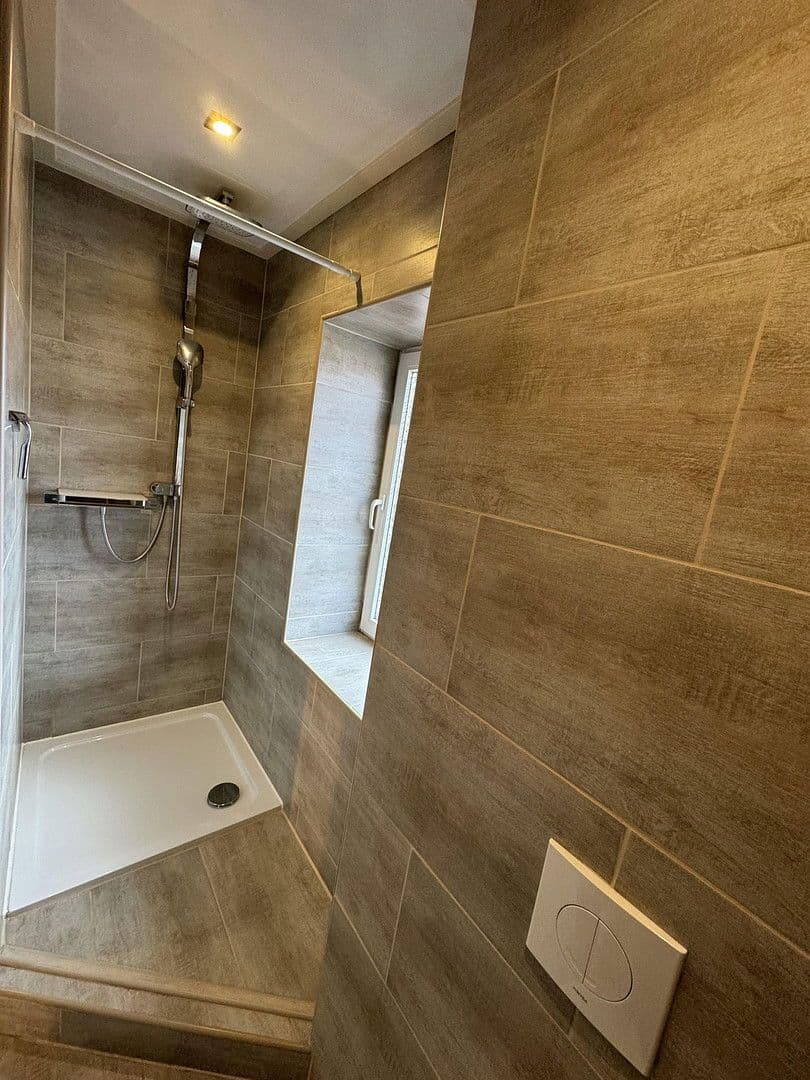 Prodej domu 470 m², pozemek 400 m², Kurhausweg 4, Goslar, Dolní Sasko Prodej domu 470 m², pozemek 400 m², Kurhausweg 4, Goslar, Dolní Sasko