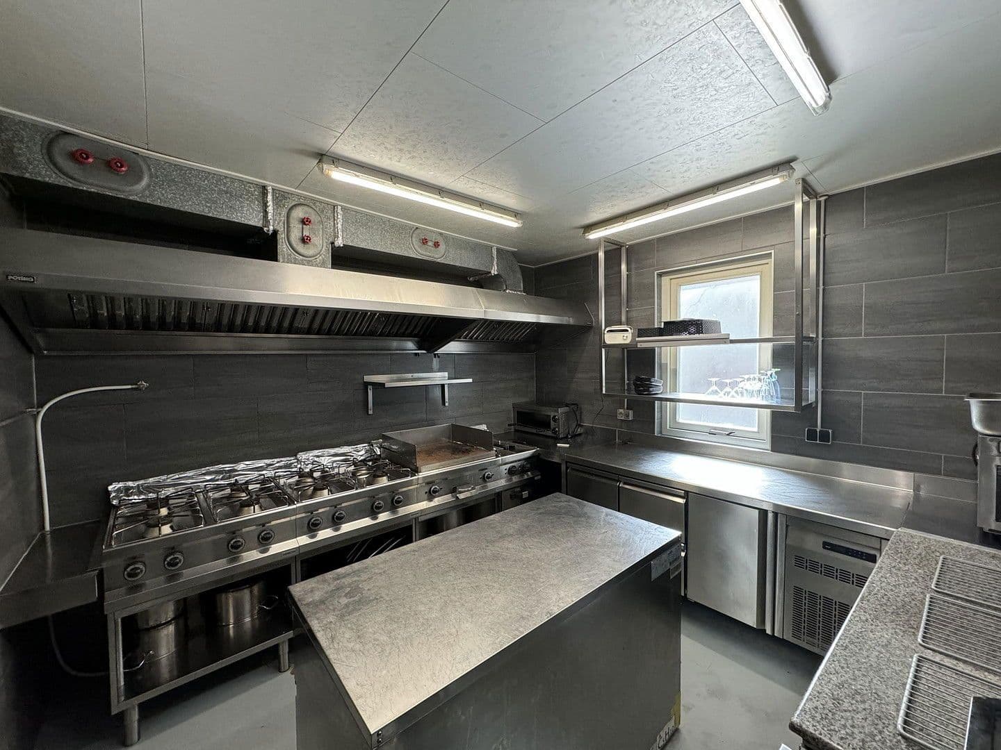 Prodej domu 470 m², pozemek 400 m², Kurhausweg 4, Goslar, Dolní Sasko Prodej domu 470 m², pozemek 400 m², Kurhausweg 4, Goslar, Dolní Sasko