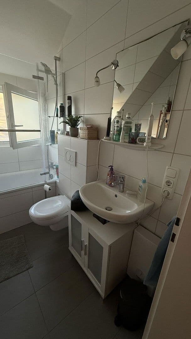 Pronájem bytu 2+kk 70 m², Köln, Severní Porýní-Vestfálsko Pronájem bytu 2+kk 70 m², Köln, Severní Porýní-Vestfálsko