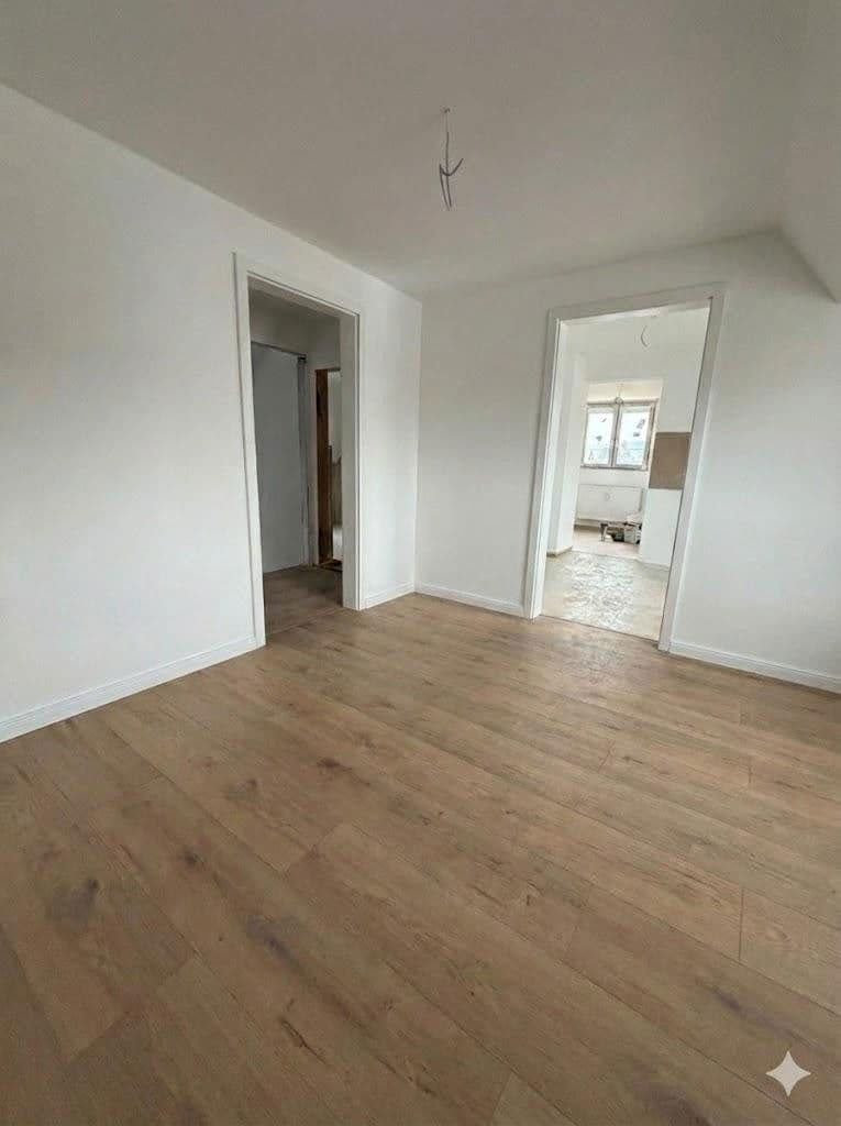 Pronájem bytu 3+1 78 m², Burgfarrnbach, Bavorsko Pronájem bytu 3+1 78 m², Burgfarrnbach, Bavorsko