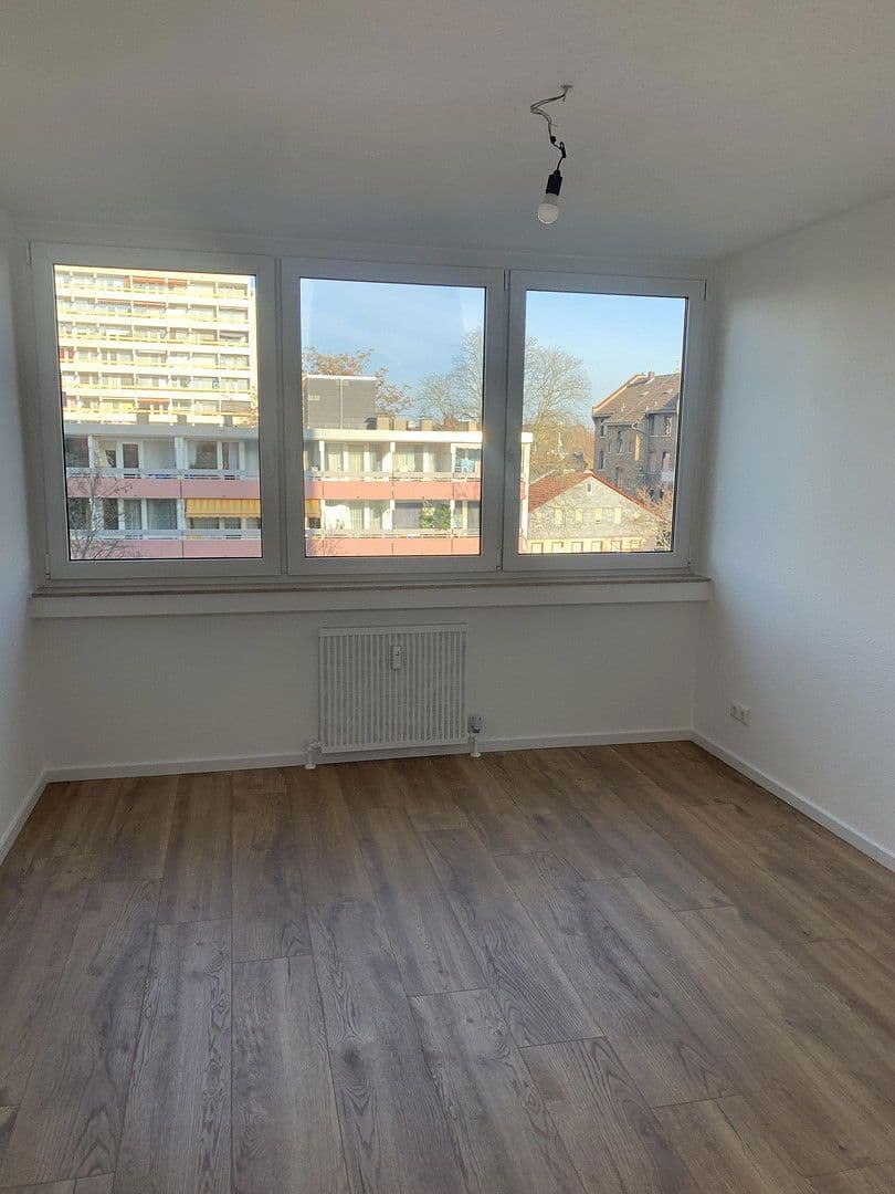 Pronájem bytu 3+1 74 m², Mathildenstr. 14, Offenbach, Hessen Pronájem bytu 3+1 74 m², Mathildenstr. 14, Offenbach, Hessen