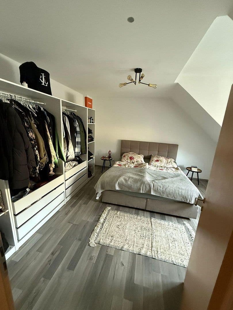 Pronájem bytu 3+1 90 m², Hildegardstr. 18, Gelsenkirchen, Severní Porýní-Vestfálsko Pronájem bytu 3+1 90 m², Hildegardstr. 18, Gelsenkirchen, Severní Porýní-Vestfálsko