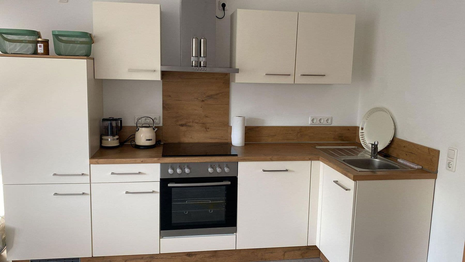 Pronájem bytu 3+1 90 m², Hildegardstr. 18, Gelsenkirchen, Severní Porýní-Vestfálsko Pronájem bytu 3+1 90 m², Hildegardstr. 18, Gelsenkirchen, Severní Porýní-Vestfálsko