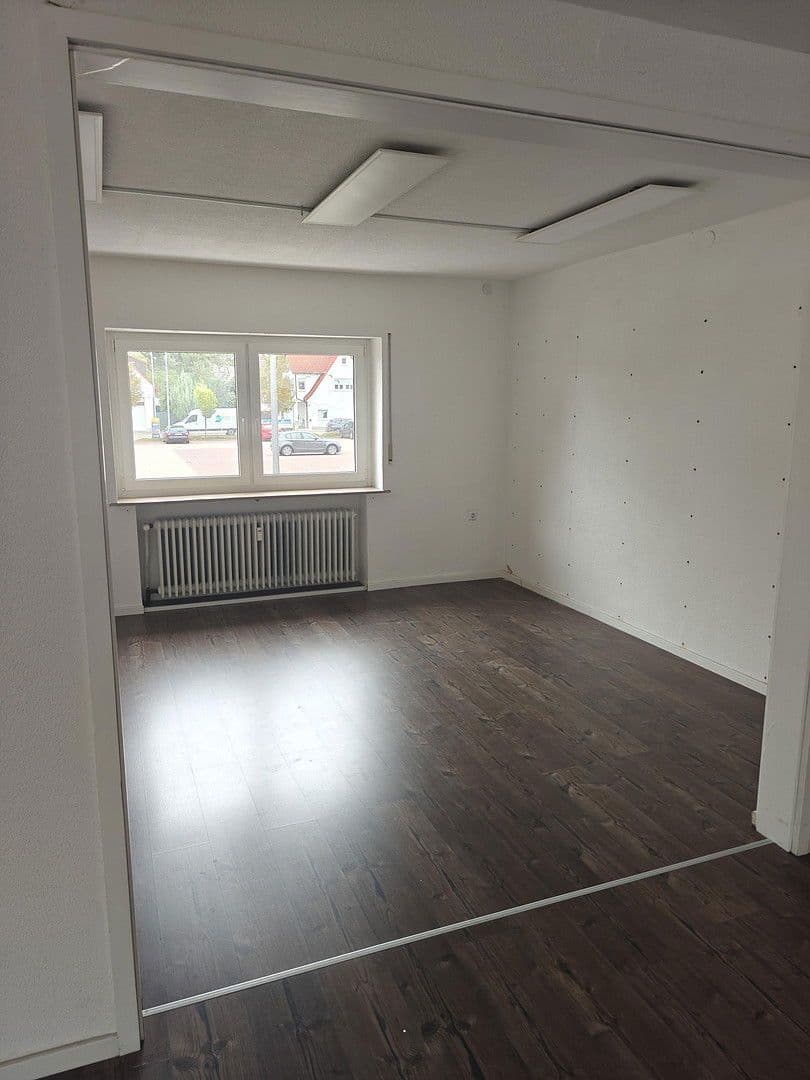Pronájem kanceláře 240 m², Anbacherstr. 26, Gunzenhausen, Bavorsko Pronájem kanceláře 240 m², Anbacherstr. 26, Gunzenhausen, Bavorsko