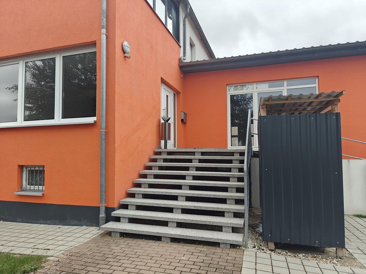 Pronájem kanceláře 240 m², Anbacherstr. 26, Gunzenhausen, Bavorsko Pronájem kanceláře 240 m², Anbacherstr. 26, Gunzenhausen, Bavorsko