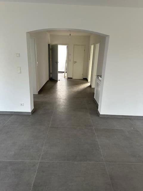 Pronájem bytu 3+1 90 m², Mülheim, Severní Porýní-Vestfálsko Pronájem bytu 3+1 90 m², Mülheim, Severní Porýní-Vestfálsko