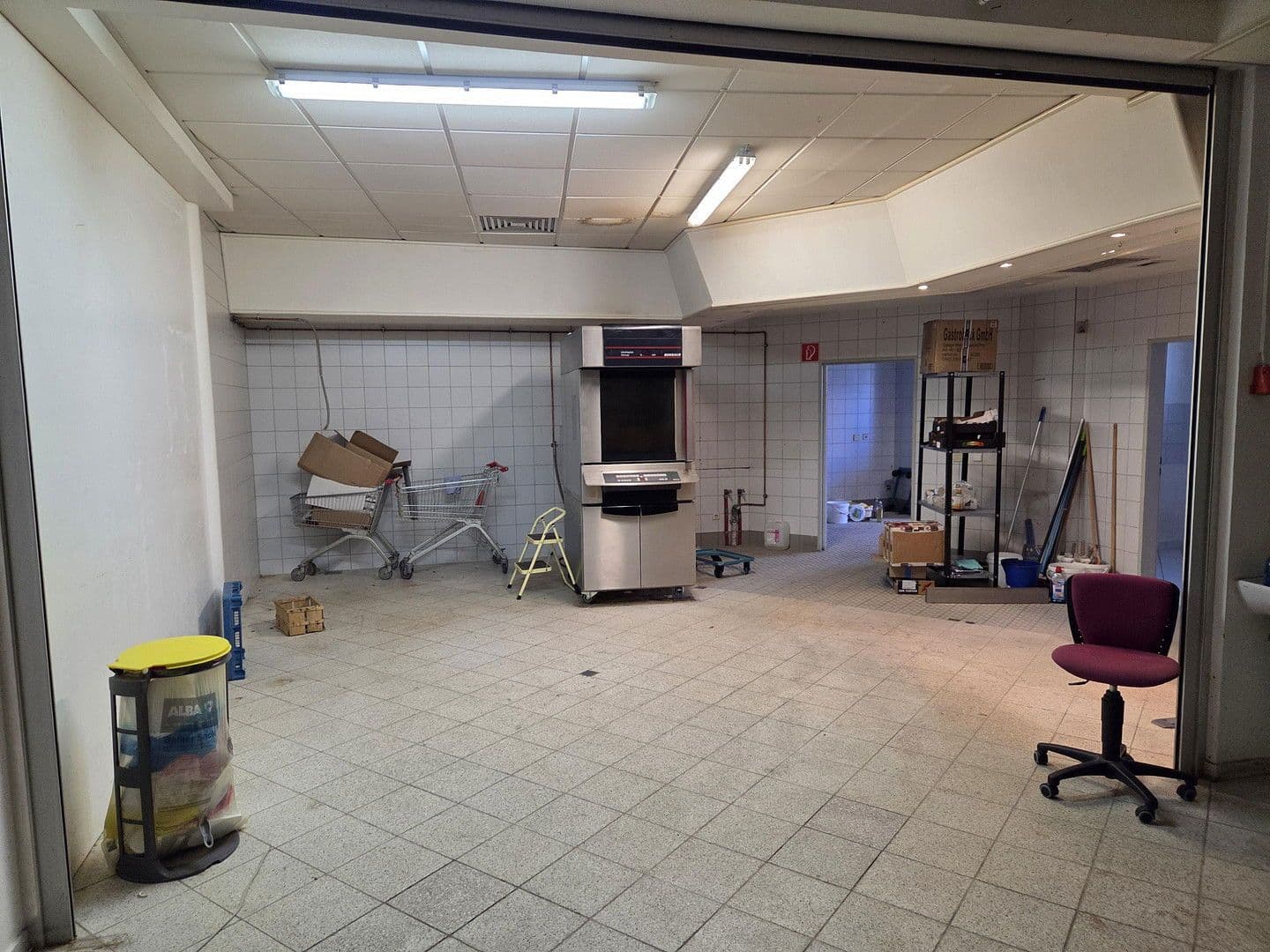 Pronájem nebytového prostoru 160 m², Walter-Gropius-Str. 3, Reutlingen, Bádensko-Württembersko Pronájem nebytového prostoru 160 m², Walter-Gropius-Str. 3, Reutlingen, Bádensko-Württembersko