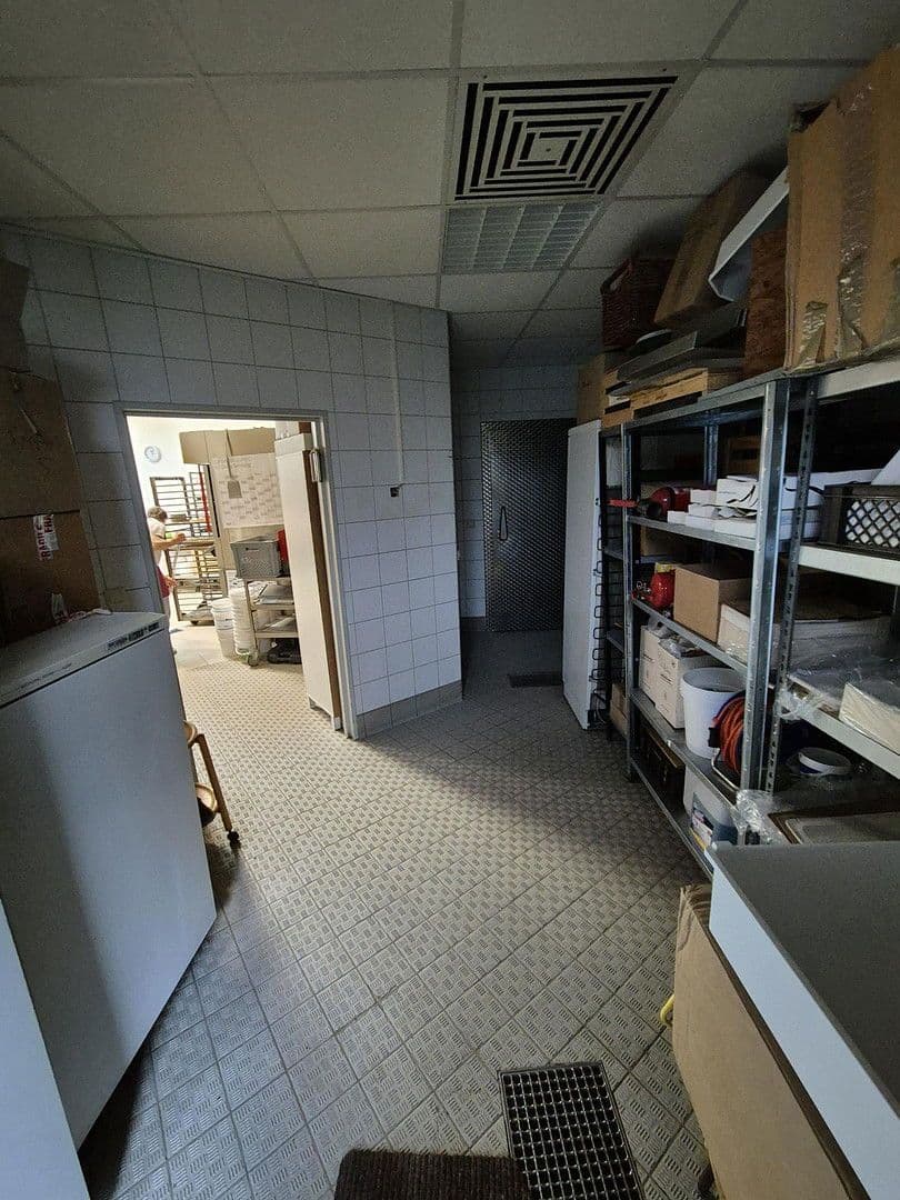 Pronájem nebytového prostoru 160 m², Walter-Gropius-Str. 3, Reutlingen, Bádensko-Württembersko Pronájem nebytového prostoru 160 m², Walter-Gropius-Str. 3, Reutlingen, Bádensko-Württembersko