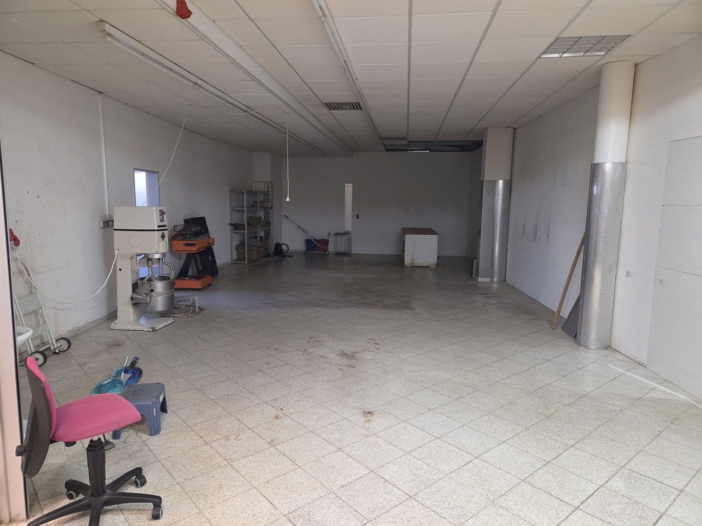 Pronájem nebytového prostoru 160 m², Walter-Gropius-Str. 3, Reutlingen, Bádensko-Württembersko Pronájem nebytového prostoru 160 m², Walter-Gropius-Str. 3, Reutlingen, Bádensko-Württembersko