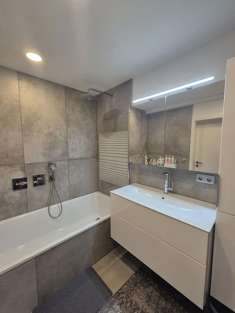 Prodej bytu 2+kk 80 m², Pforzheim, Bádensko-Württembersko Prodej bytu 2+kk 80 m², Pforzheim, Bádensko-Württembersko