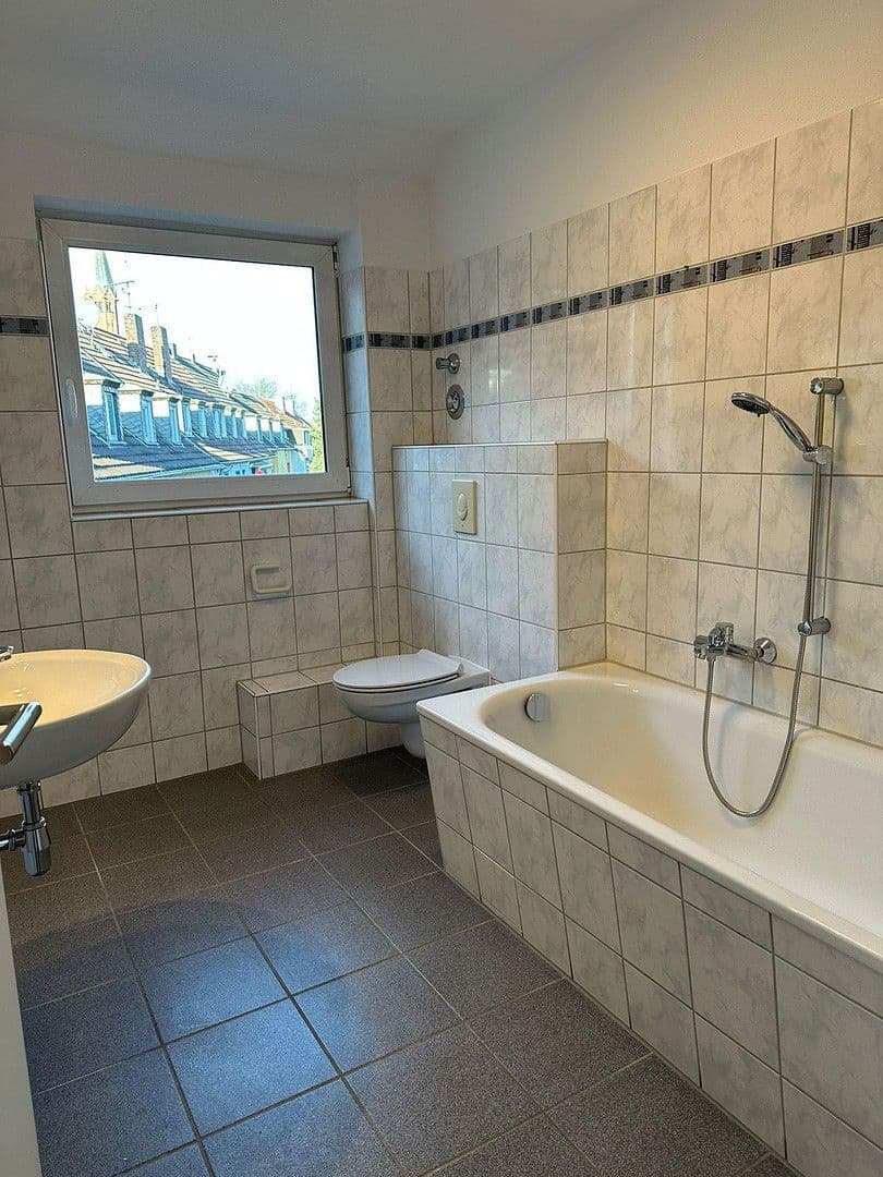 Pronájem bytu 3+1 96 m², Schwanhildenstr. 14, Essen, Severní Porýní-Vestfálsko Pronájem bytu 3+1 96 m², Schwanhildenstr. 14, Essen, Severní Porýní-Vestfálsko