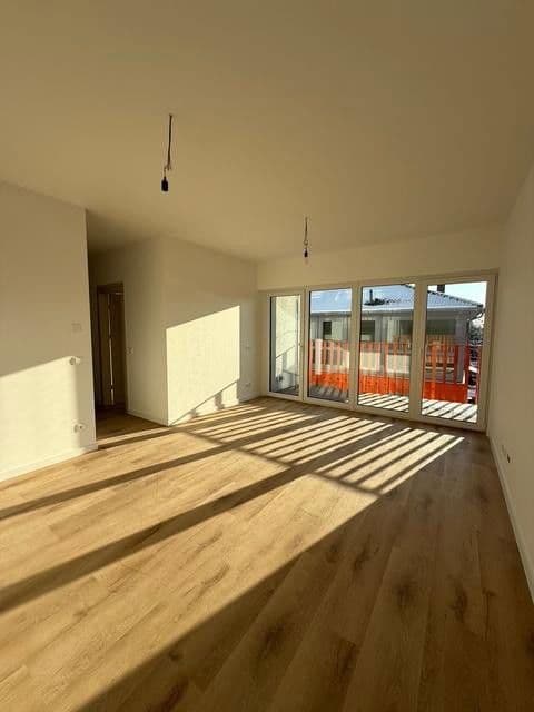 Pronájem bytu 3+1 60 m², Alt-Biesdorf 49A, Berlin, Berlín Pronájem bytu 3+1 60 m², Alt-Biesdorf 49A, Berlin, Berlín