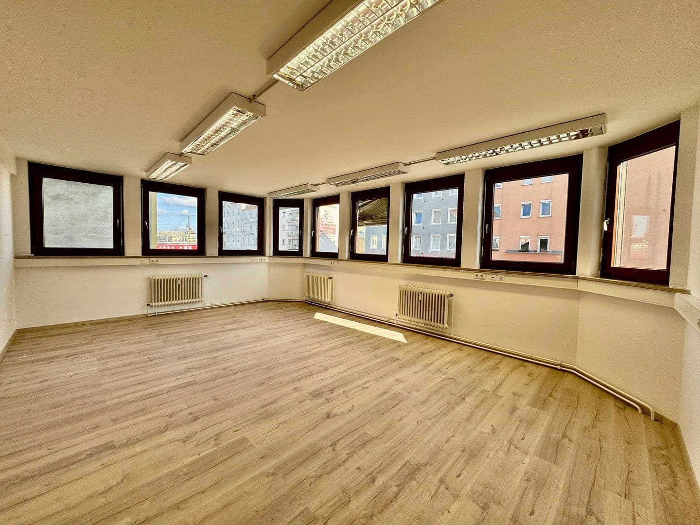 Prodej kanceláře 220 m², Pillenreuther Str. 14, Nürnberg, Bavorsko Prodej kanceláře 220 m², Pillenreuther Str. 14, Nürnberg, Bavorsko