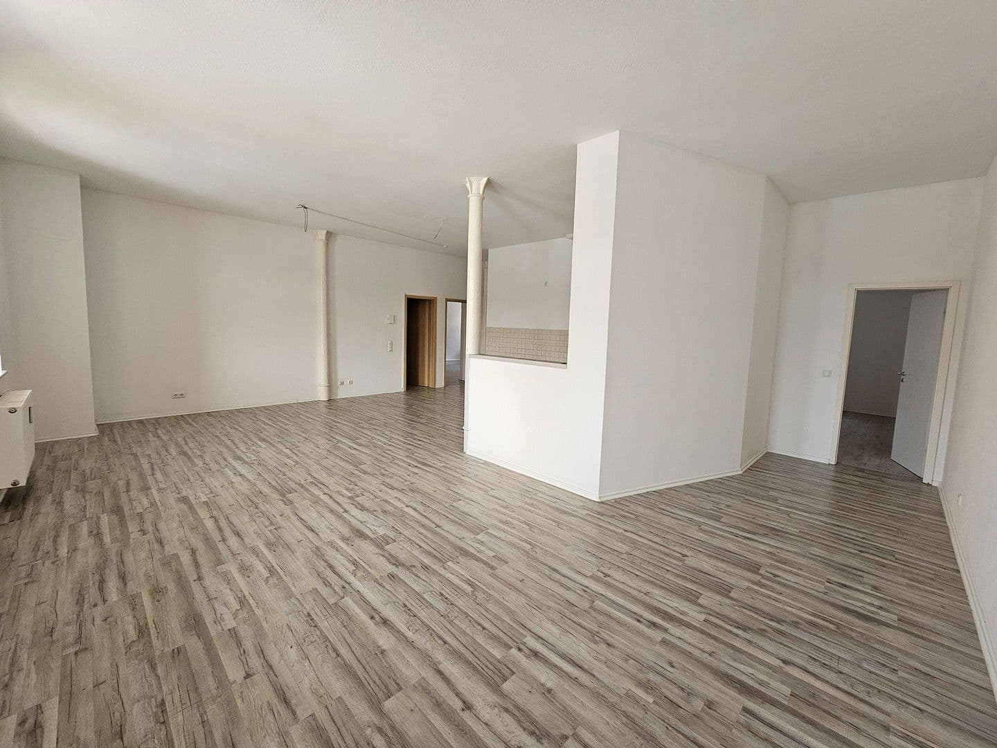 Pronájem bytu 4+1 135 m², Kitscherstr, 10, Křemeničov, Sasko Pronájem bytu 4+1 135 m², Kitscherstr, 10, Křemeničov, Sasko