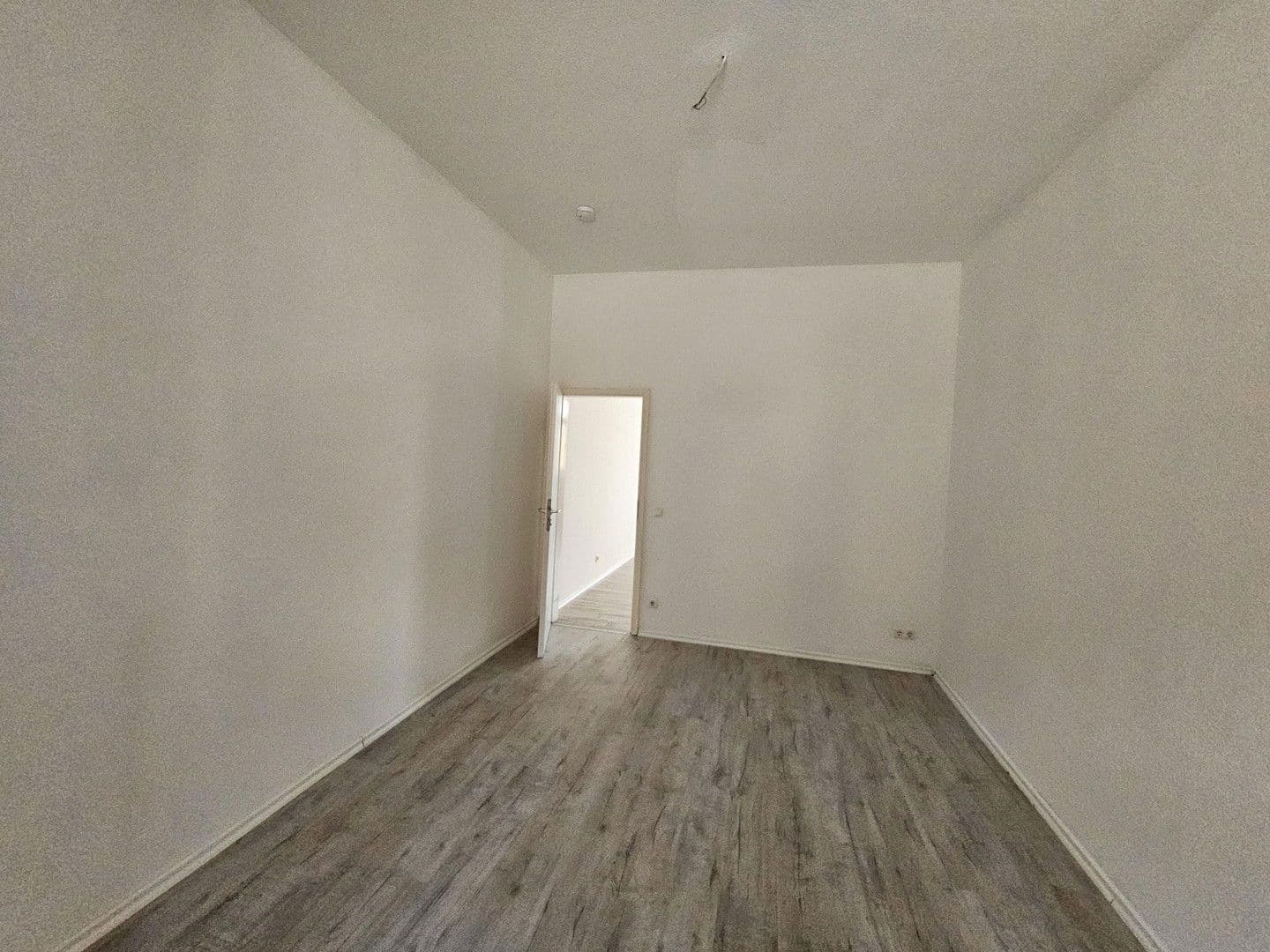 Pronájem bytu 4+1 135 m², Kitscherstr, 10, Křemeničov, Sasko Pronájem bytu 4+1 135 m², Kitscherstr, 10, Křemeničov, Sasko