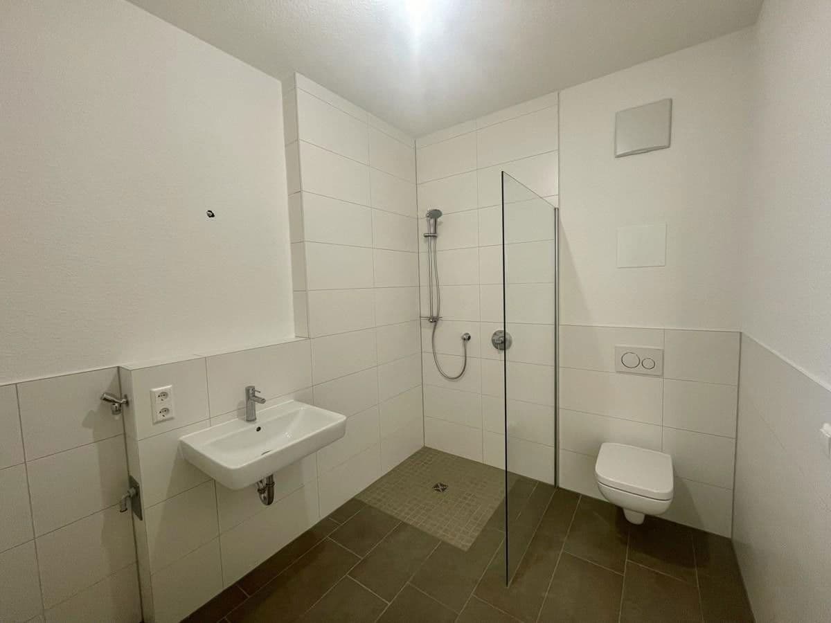 Pronájem bytu 2+1 78 m², Geranienstraße 21, Karlsruhe, Bádensko-Württembersko Pronájem bytu 2+1 78 m², Geranienstraße 21, Karlsruhe, Bádensko-Württembersko