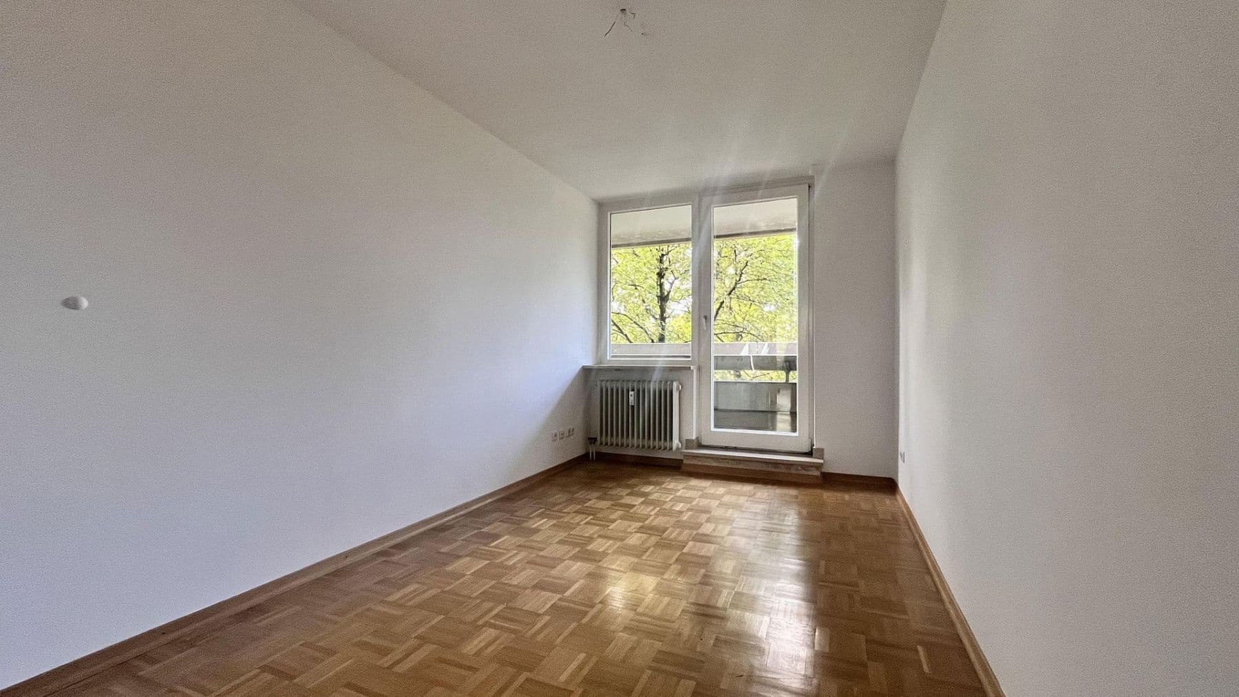 Pronájem bytu 3+1 86 m², Korbinianstraße 12, Ismaning, Bavorsko Pronájem bytu 3+1 86 m², Korbinianstraße 12, Ismaning, Bavorsko