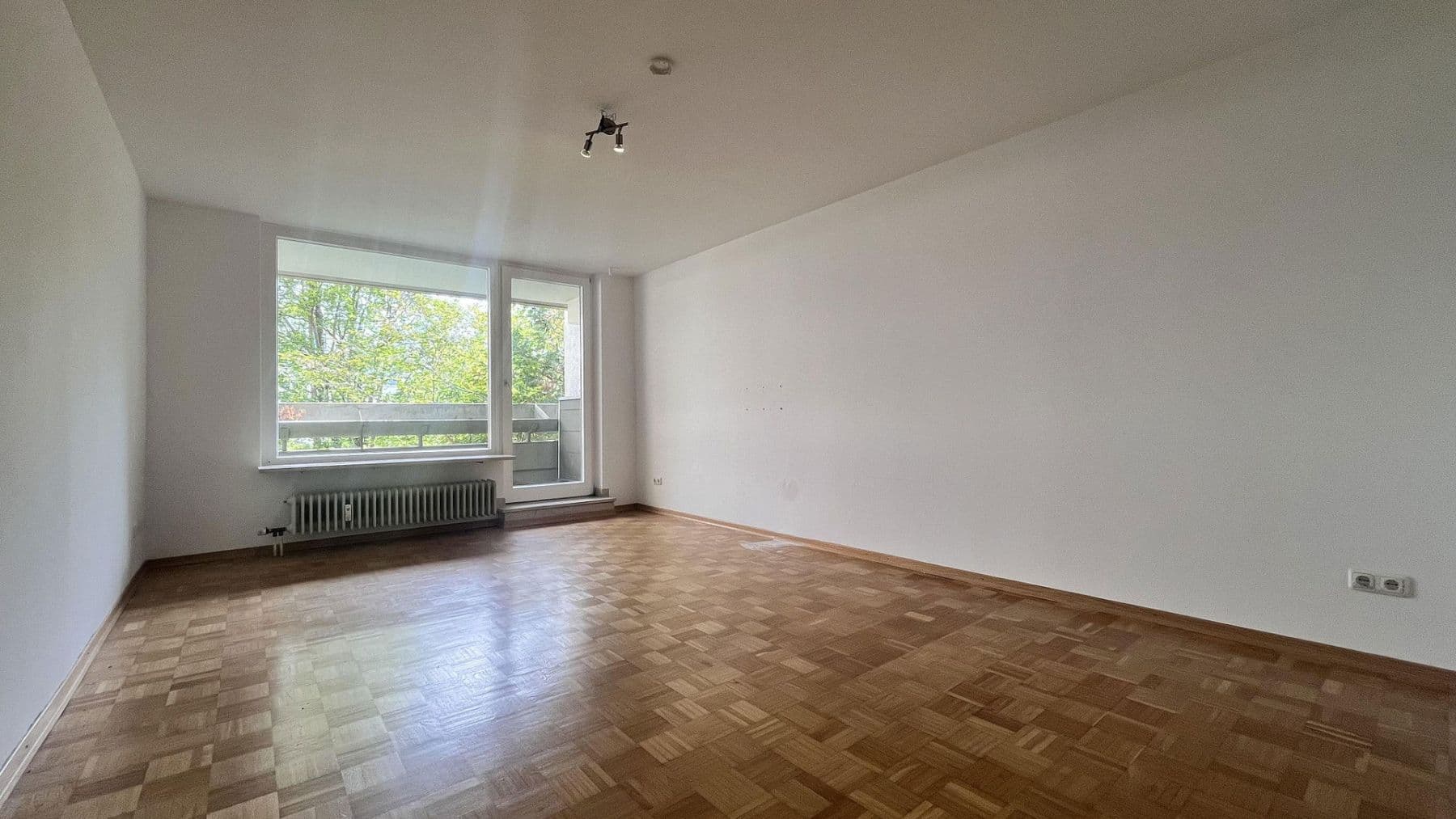 Pronájem bytu 3+1 86 m², Korbinianstraße 12, Ismaning, Bavorsko Pronájem bytu 3+1 86 m², Korbinianstraße 12, Ismaning, Bavorsko