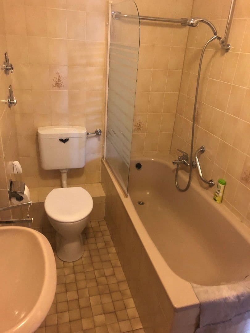 Pronájem bytu 2+1 62 m², Neckarauerstraße 17-19, Mannheim, Bádensko-Württembersko Pronájem bytu 2+1 62 m², Neckarauerstraße 17-19, Mannheim, Bádensko-Württembersko