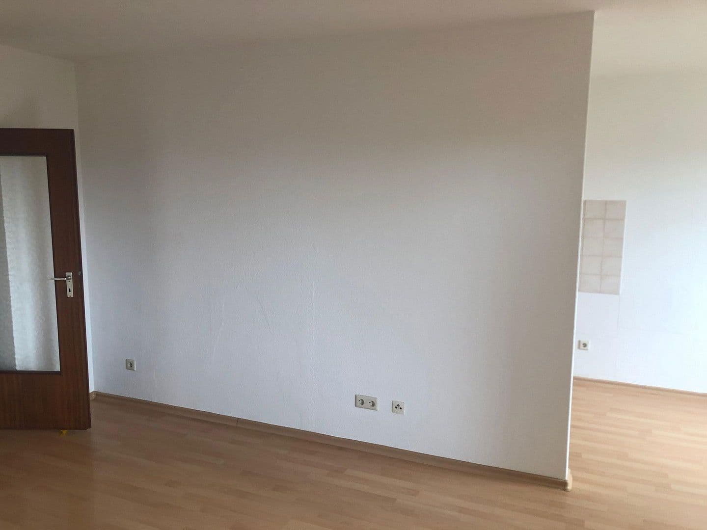 Pronájem bytu 2+1 62 m², Neckarauerstraße 17-19, Mannheim, Bádensko-Württembersko Pronájem bytu 2+1 62 m², Neckarauerstraße 17-19, Mannheim, Bádensko-Württembersko