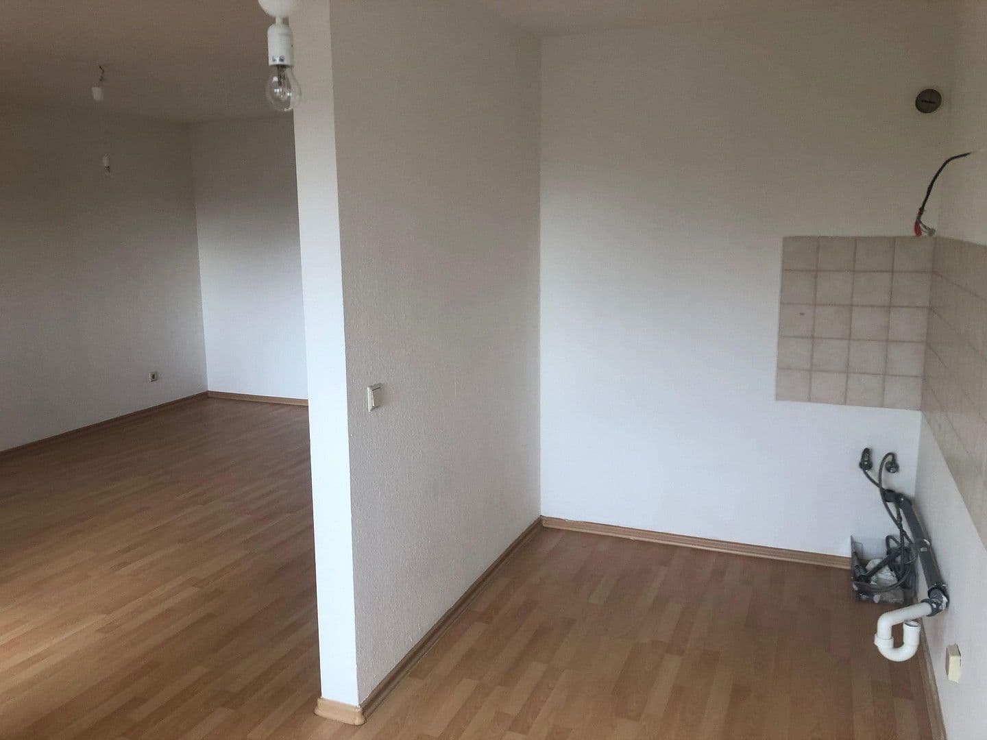 Pronájem bytu 2+1 62 m², Neckarauerstraße 17-19, Mannheim, Bádensko-Württembersko Pronájem bytu 2+1 62 m², Neckarauerstraße 17-19, Mannheim, Bádensko-Württembersko