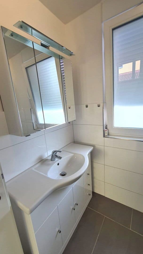 Pronájem bytu 2+1 60 m², Langenfeld (Rheinland), Severní Porýní-Vestfálsko Pronájem bytu 2+1 60 m², Langenfeld (Rheinland), Severní Porýní-Vestfálsko