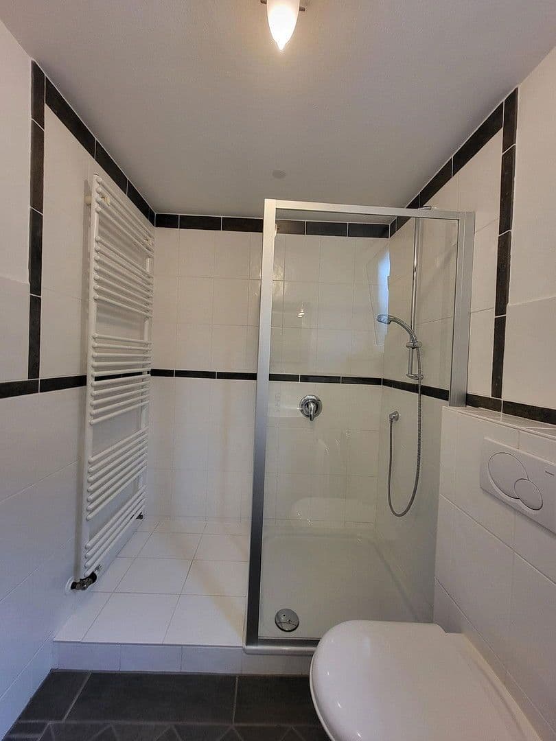 Pronájem bytu 2+1 46 m², Bad Honnef, Severní Porýní-Vestfálsko Pronájem bytu 2+1 46 m², Bad Honnef, Severní Porýní-Vestfálsko