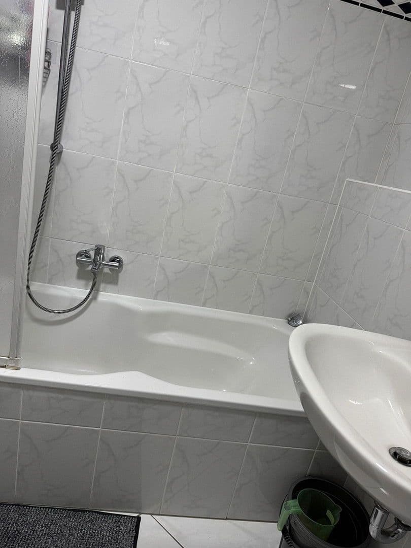 Pronájem bytu 2+1 61 m², BerzdorferStr.4, Köln, Severní Porýní-Vestfálsko Pronájem bytu 2+1 61 m², BerzdorferStr.4, Köln, Severní Porýní-Vestfálsko