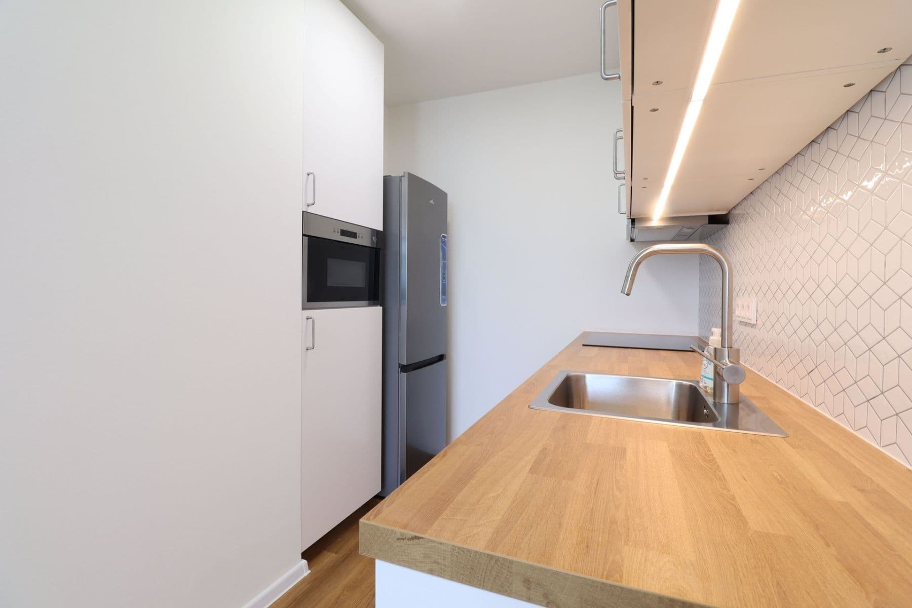 Pronájem bytu 2+kk 43 m², Modletická, Praha, Praha Pronájem bytu 2+kk 43 m², Modletická, Praha, Praha