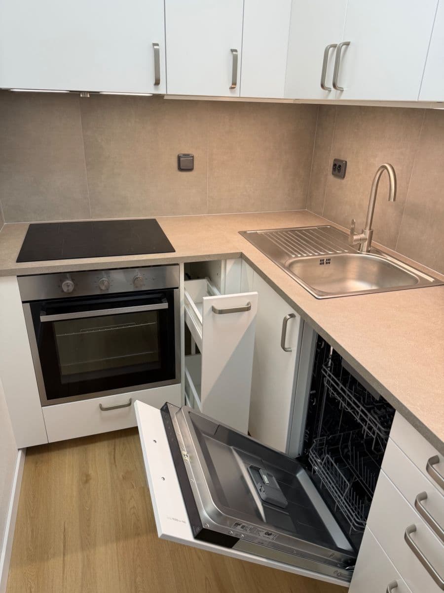 Pronájem bytu 2+kk 47 m², Běloruská, Brno, Jihomoravský kraj Pronájem bytu 2+kk 47 m², Běloruská, Brno, Jihomoravský kraj