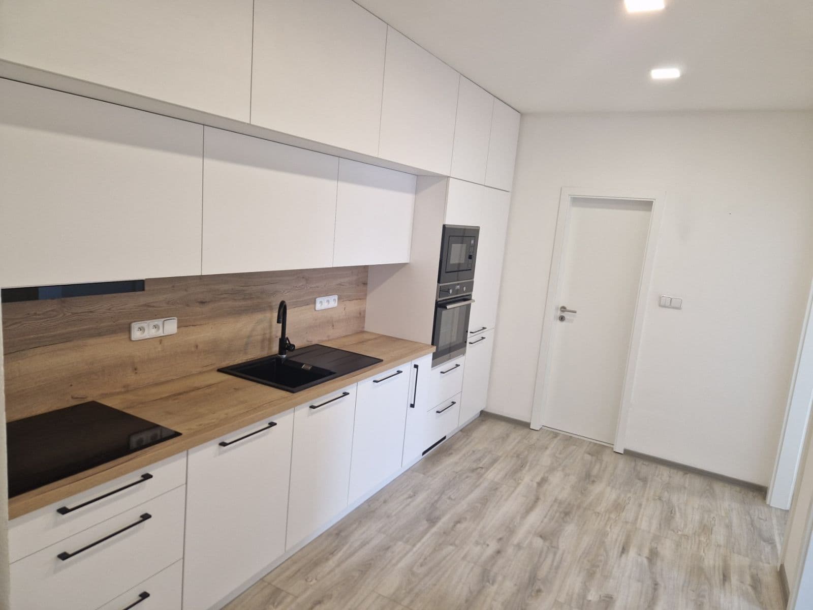 Prodej bytu 3+1 74 m², Okružní, Olomouc, Olomoucký kraj Prodej bytu 3+1 74 m², Okružní, Olomouc, Olomoucký kraj