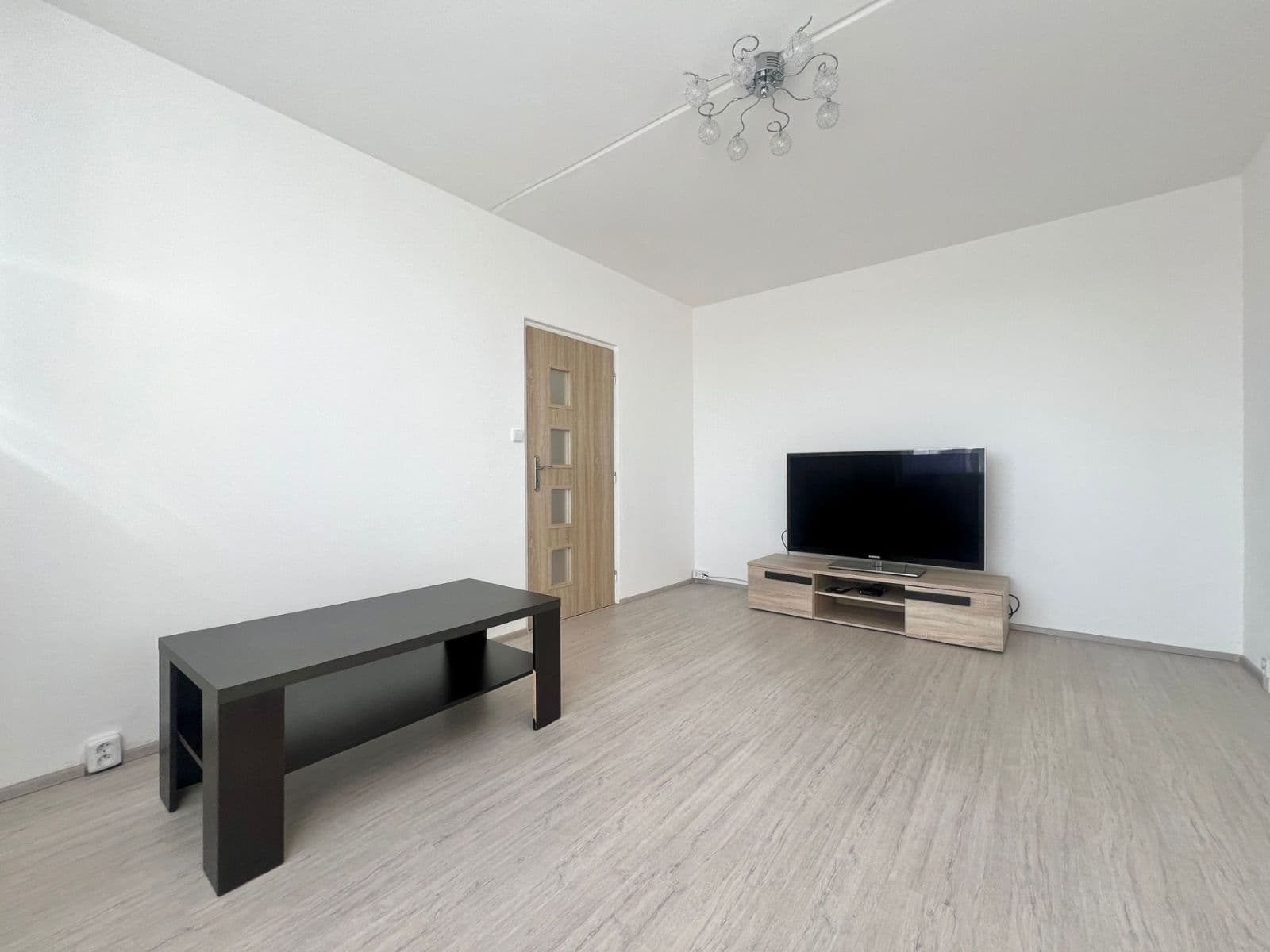 Pronájem bytu 1+1 35 m², Pod Břízami, Chomutov, Ústecký kraj Pronájem bytu 1+1 35 m², Pod Břízami, Chomutov, Ústecký kraj