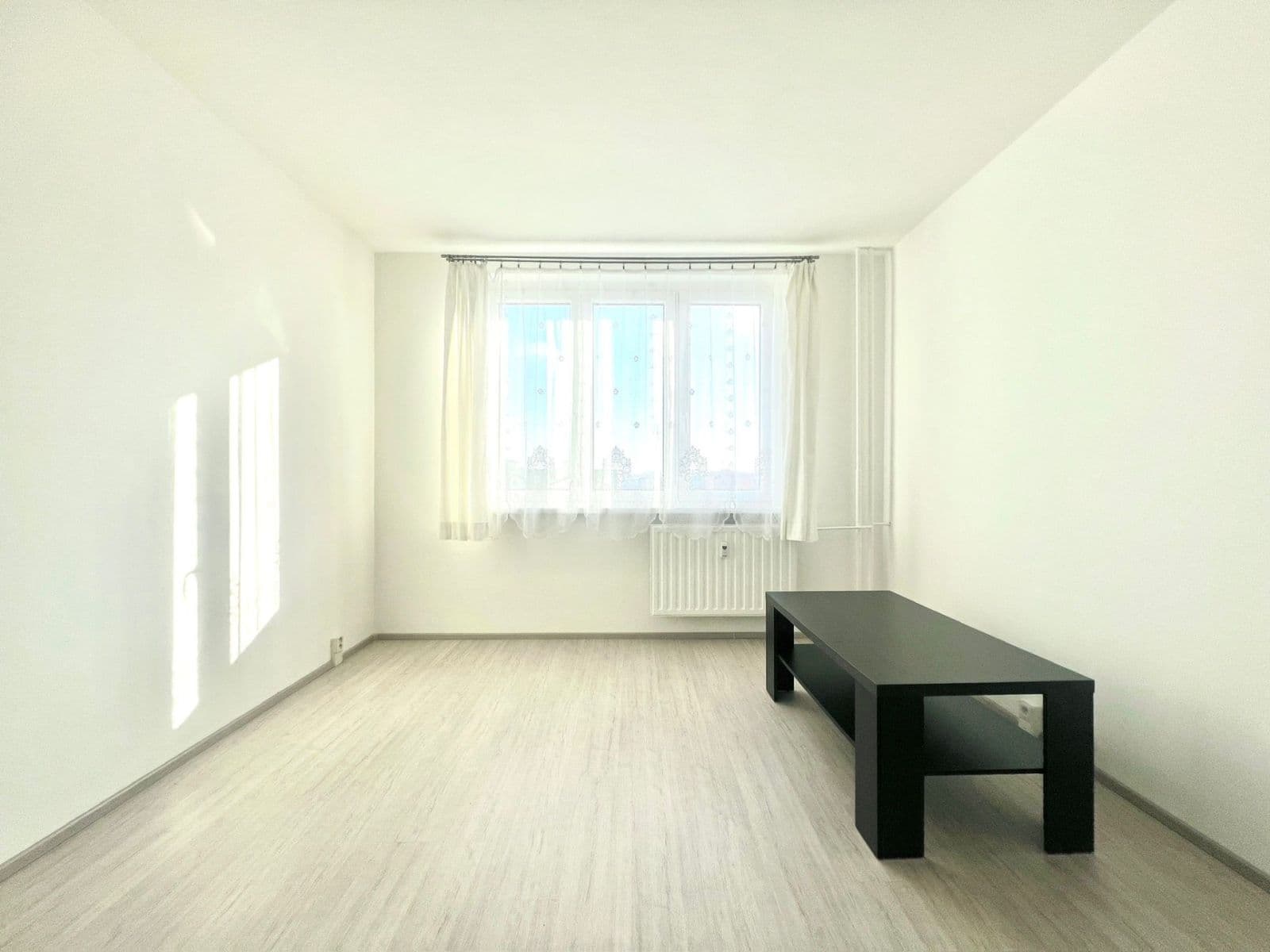 Pronájem bytu 1+1 35 m², Pod Břízami, Chomutov, Ústecký kraj Pronájem bytu 1+1 35 m², Pod Břízami, Chomutov, Ústecký kraj