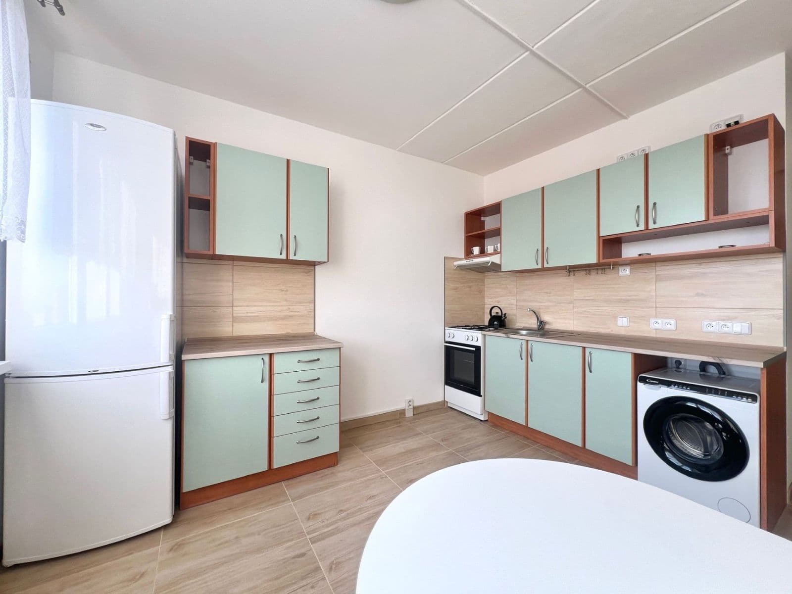 Pronájem bytu 1+1 35 m², Pod Břízami, Chomutov, Ústecký kraj Pronájem bytu 1+1 35 m², Pod Břízami, Chomutov, Ústecký kraj