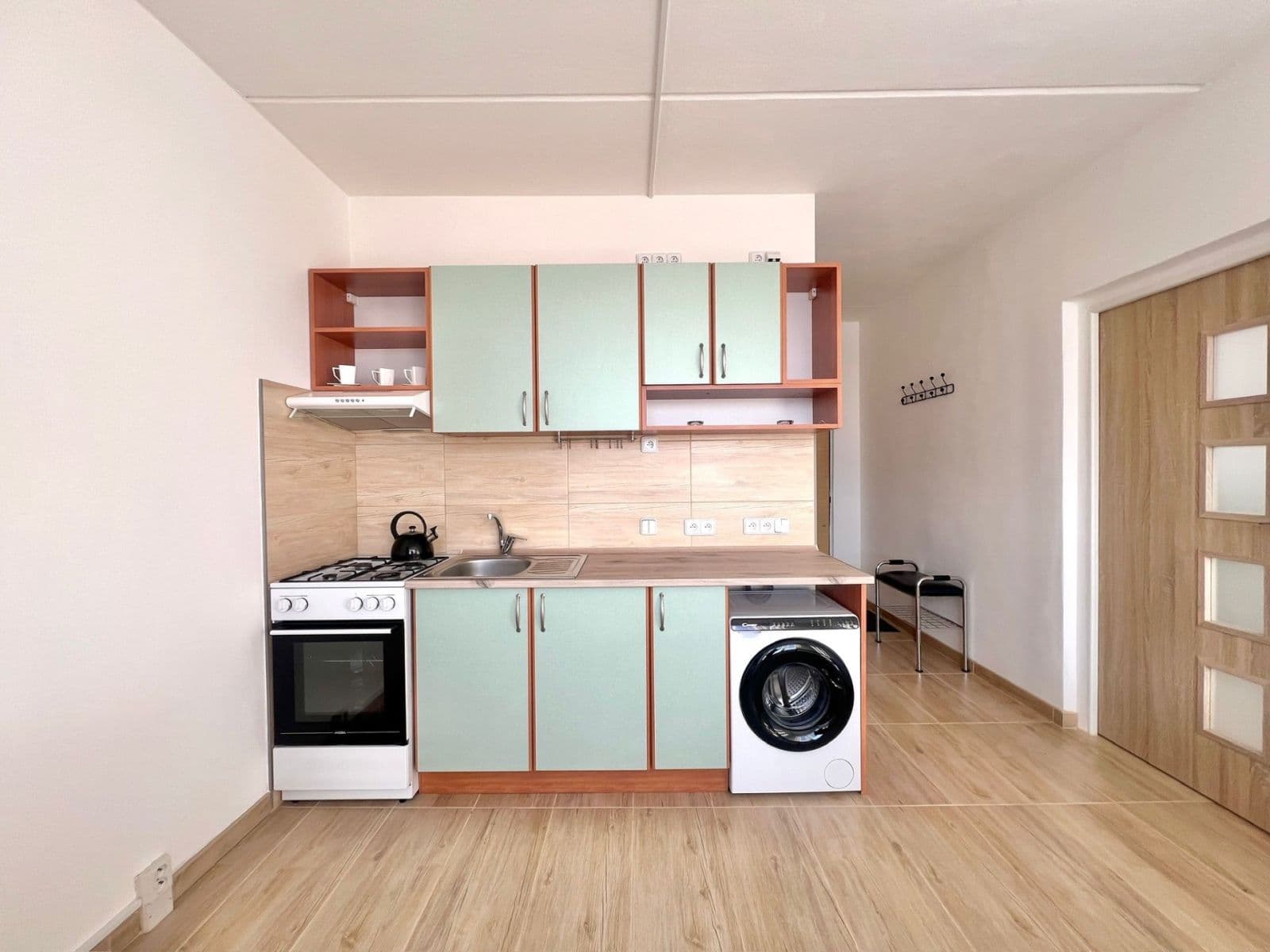 Pronájem bytu 1+1 35 m², Pod Břízami, Chomutov, Ústecký kraj Pronájem bytu 1+1 35 m², Pod Břízami, Chomutov, Ústecký kraj