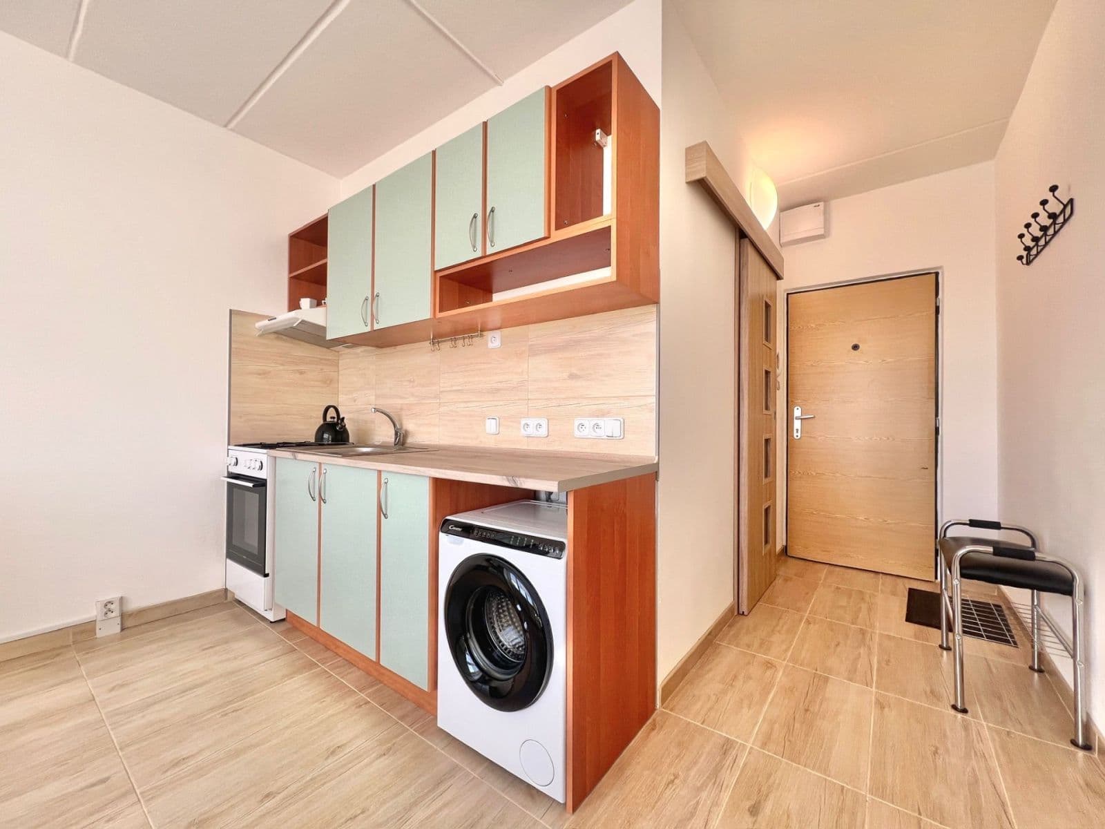 Pronájem bytu 1+1 35 m², Pod Břízami, Chomutov, Ústecký kraj Pronájem bytu 1+1 35 m², Pod Břízami, Chomutov, Ústecký kraj