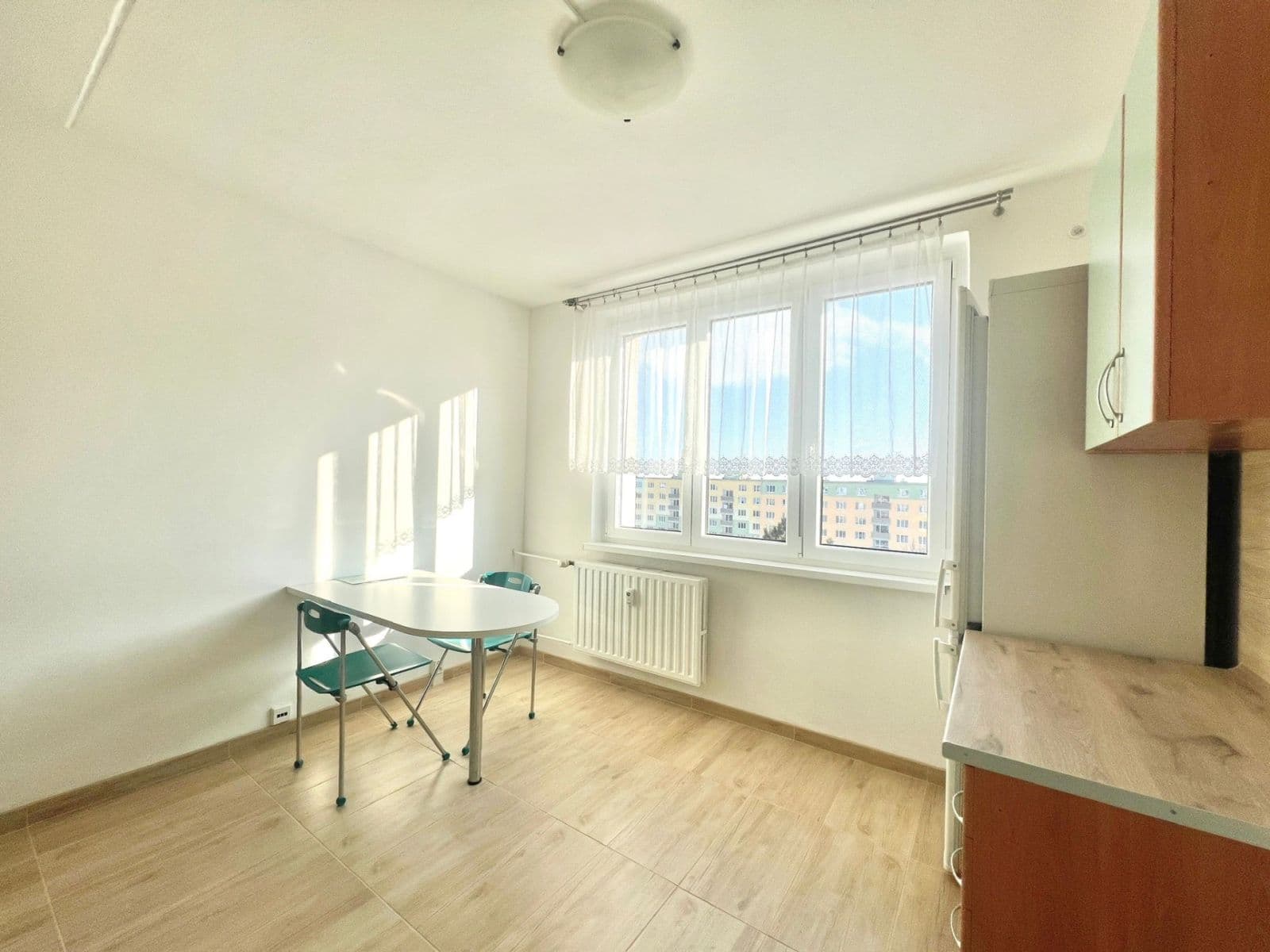 Pronájem bytu 1+1 35 m², Pod Břízami, Chomutov, Ústecký kraj Pronájem bytu 1+1 35 m², Pod Břízami, Chomutov, Ústecký kraj