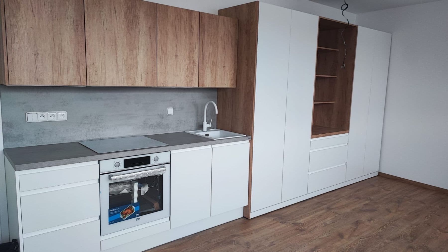 Pronájem bytu 1+kk 41 m², Kardinála Berana, Plzeň, Plzeňský kraj Pronájem bytu 1+kk 41 m², Kardinála Berana, Plzeň, Plzeňský kraj