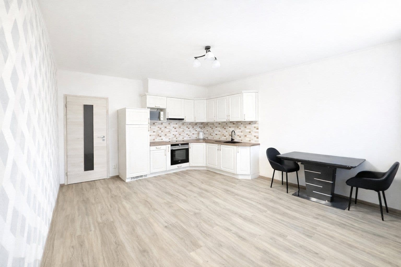 Pronájem bytu 2+kk 55 m², Jaroslava Holečka, Kladno, Středočeský kraj Pronájem bytu 2+kk 55 m², Jaroslava Holečka, Kladno, Středočeský kraj