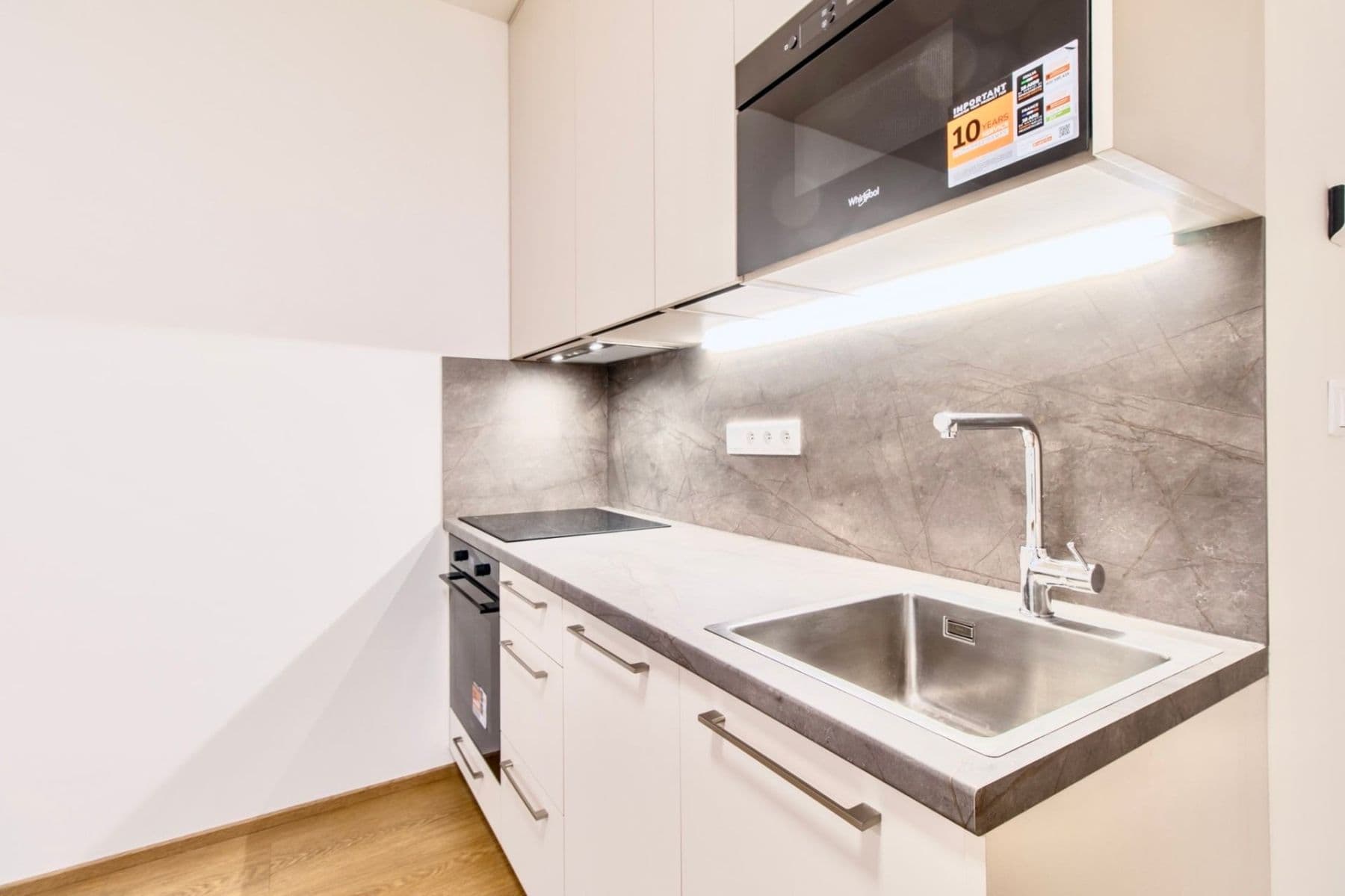 Pronájem bytu 1+kk 32 m², Poděbradská, Praha, Praha Pronájem bytu 1+kk 32 m², Poděbradská, Praha, Praha