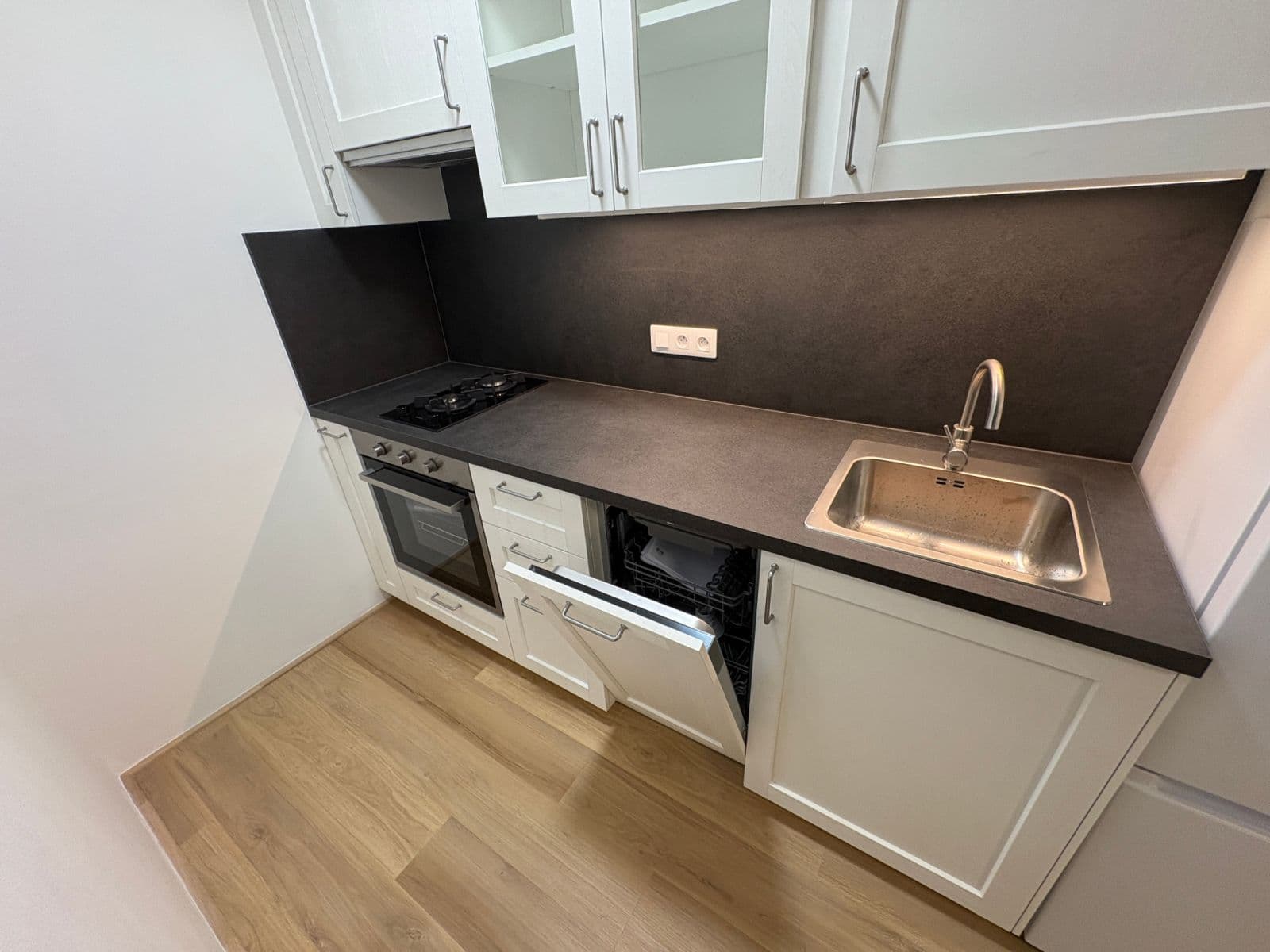 Pronájem bytu 2+kk 35 m², Murgašova, Praha, Praha Pronájem bytu 2+kk 35 m², Murgašova, Praha, Praha