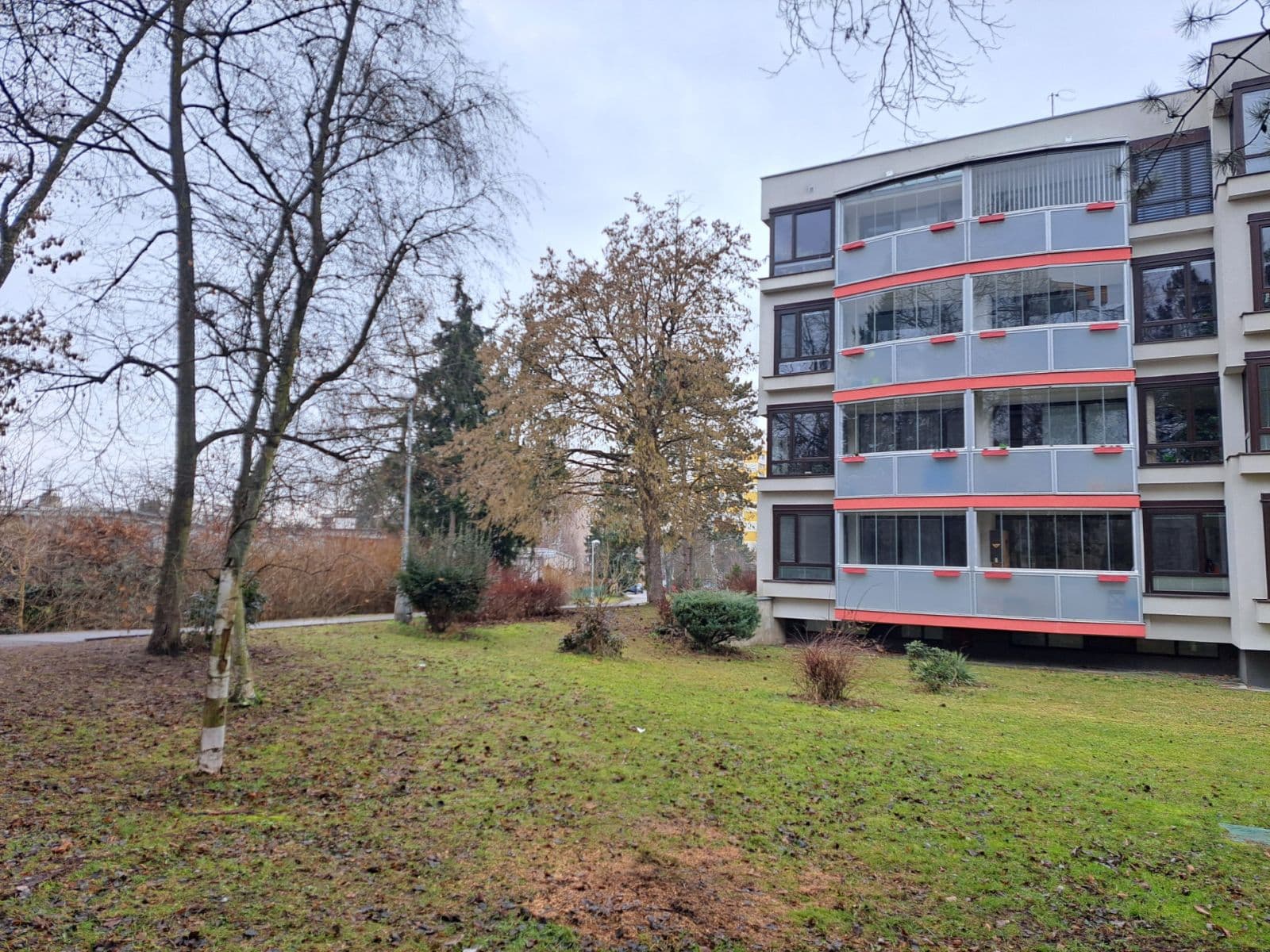 Pronájem bytu 1+1 50 m², Pod Zámečkem, Hradec Králové, Královéhradecký kraj Pronájem bytu 1+1 50 m², Pod Zámečkem, Hradec Králové, Královéhradecký kraj