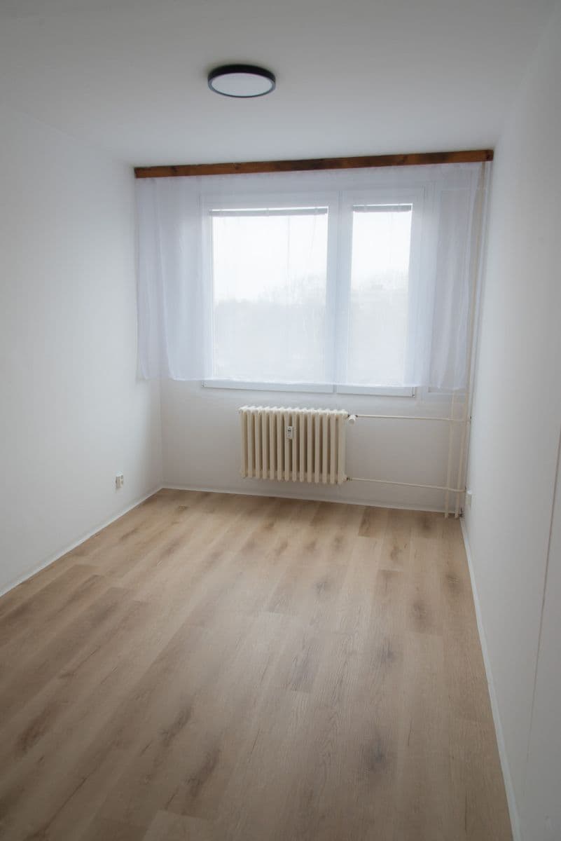Pronájem bytu 3+1 68 m², Tisovecká, Kolín, Středočeský kraj Pronájem bytu 3+1 68 m², Tisovecká, Kolín, Středočeský kraj