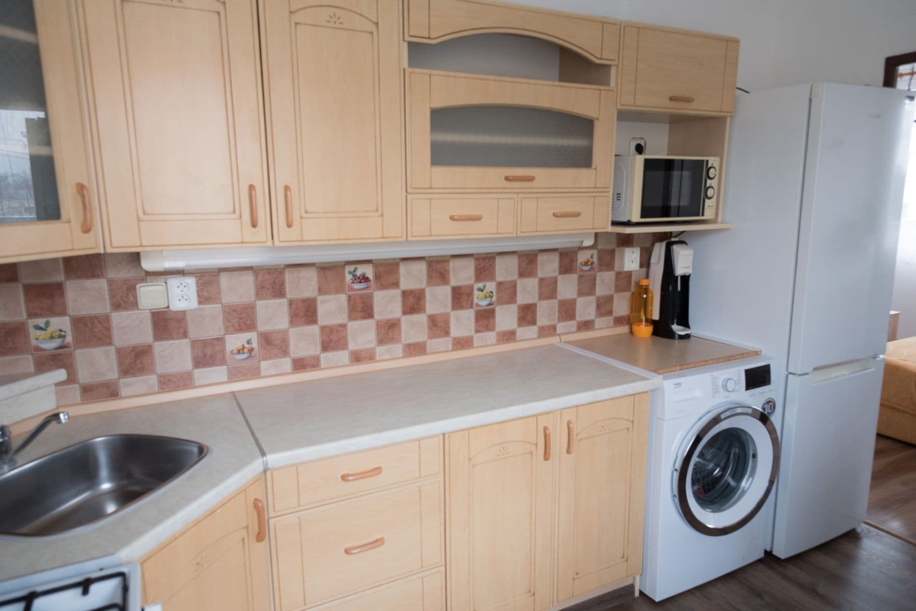 Pronájem bytu 3+1 68 m², Tisovecká, Kolín, Středočeský kraj Pronájem bytu 3+1 68 m², Tisovecká, Kolín, Středočeský kraj