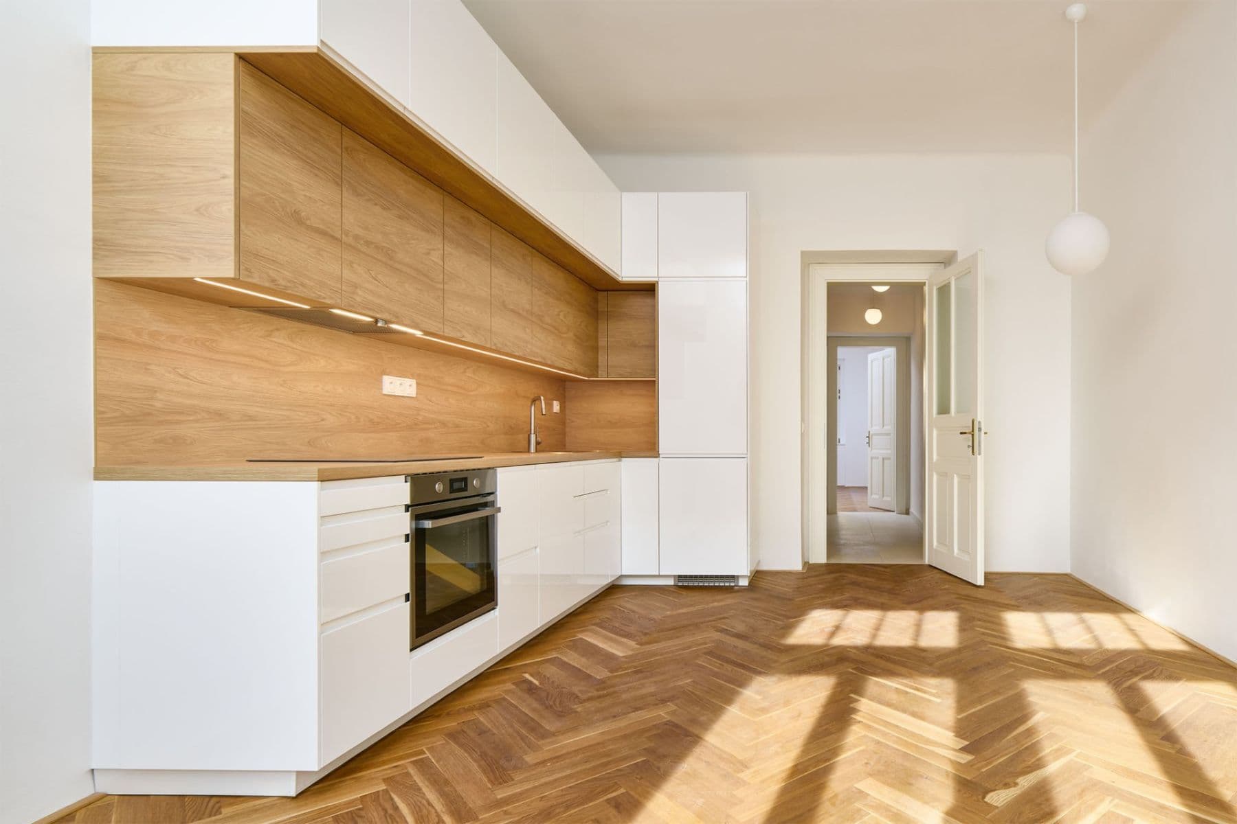 Pronájem bytu 3+kk 70 m², 28. pluku, Praha, Praha Pronájem bytu 3+kk 70 m², 28. pluku, Praha, Praha