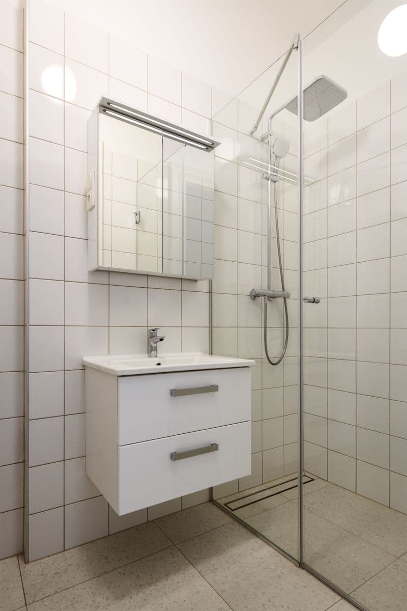 Pronájem bytu 3+kk 70 m², 28. pluku, Praha, Praha Pronájem bytu 3+kk 70 m², 28. pluku, Praha, Praha