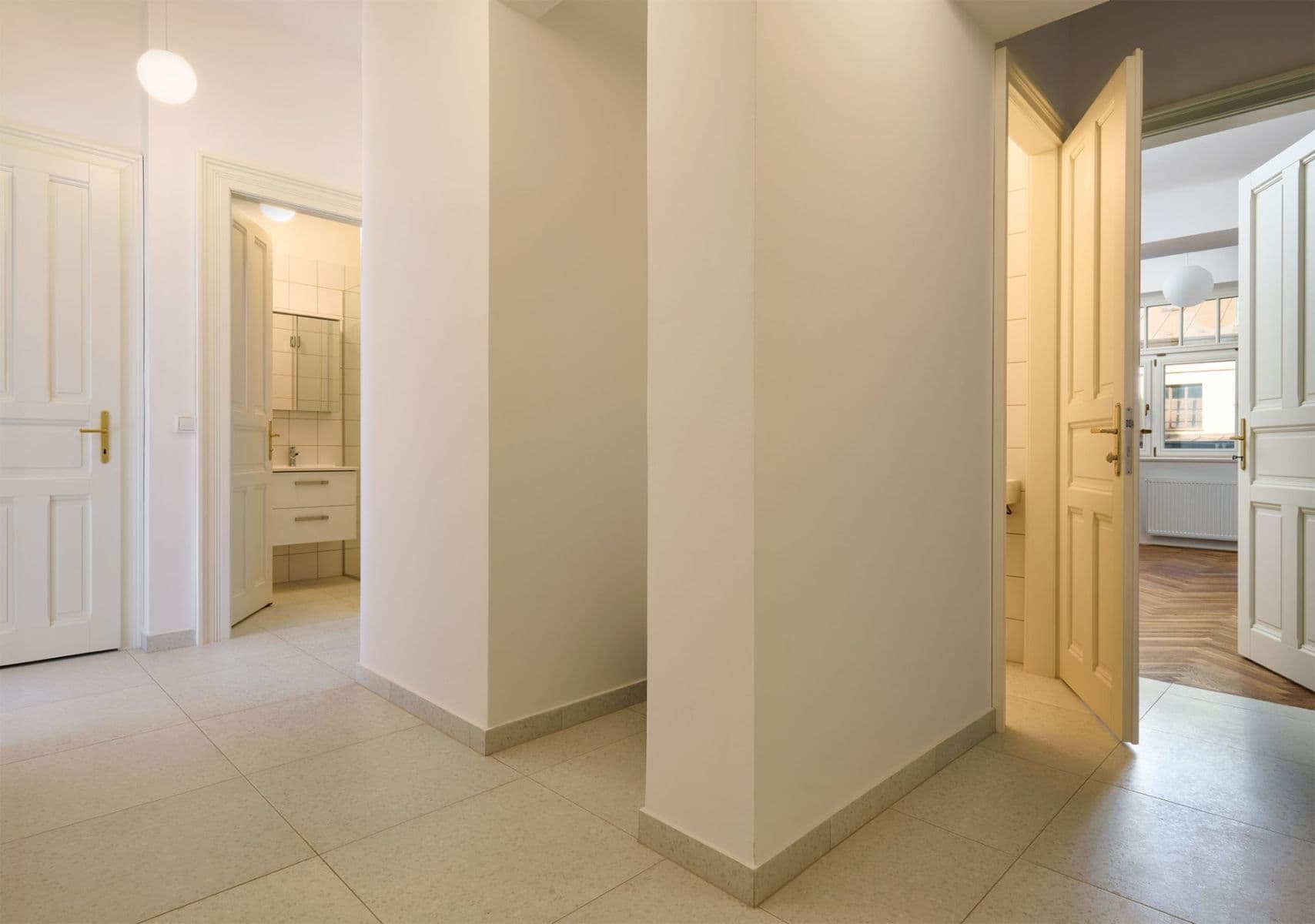 Pronájem bytu 3+kk 70 m², 28. pluku, Praha, Praha Pronájem bytu 3+kk 70 m², 28. pluku, Praha, Praha